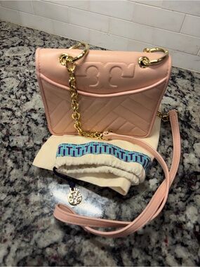 Tory Burch Blush Quilted Leather Chain Crossbody - w/ dust bag- NWOT